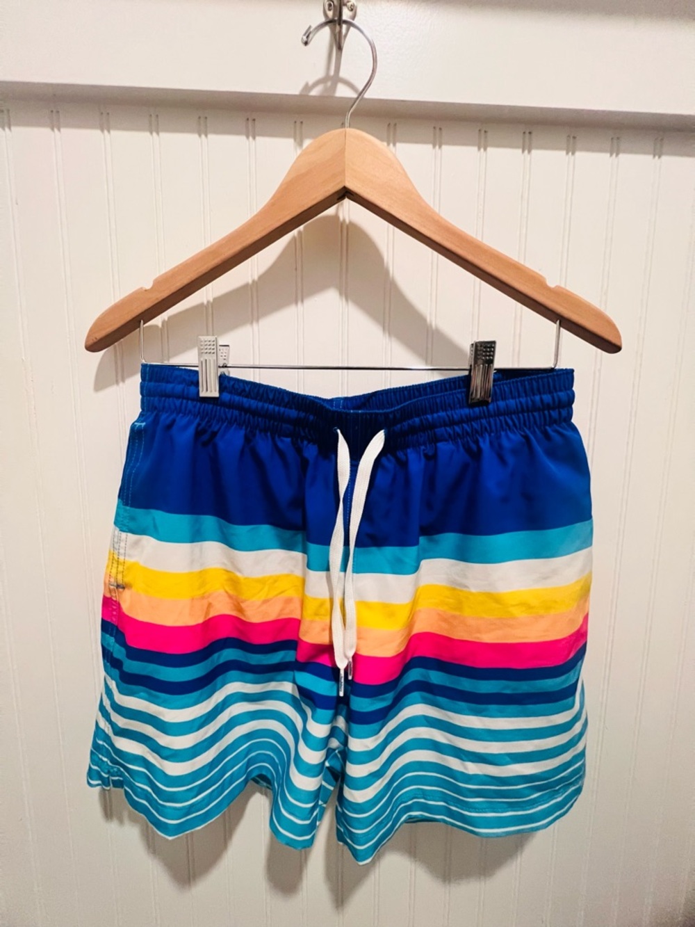 Chubbies Men’s Medium SwimTrunks 5.5” inseam length. EUC. Retails for $69
